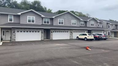 Main picture of 2320 Center Ave