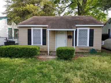 Main picture of 2721 Lindholm St