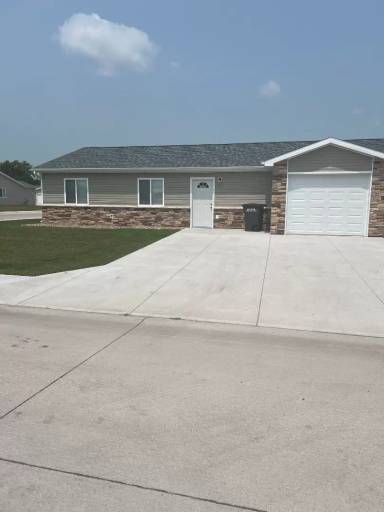 Main picture of 303 Makayla Ave