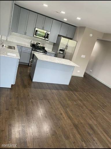 Main picture of 4838 S Michigan Ave