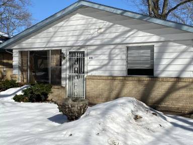 Main picture of 231 Gladys St
