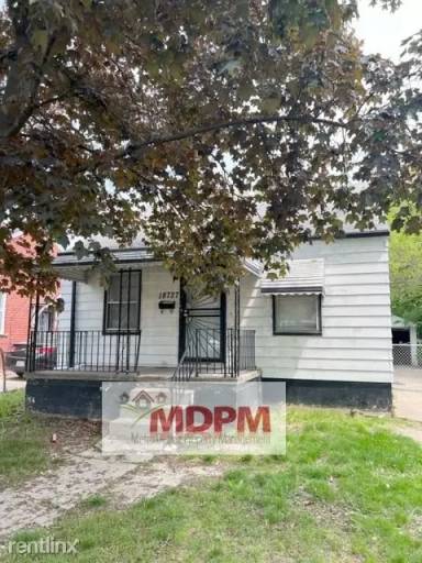 Main picture of 18727 McCormick St