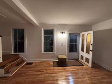 Main picture of 35 John St