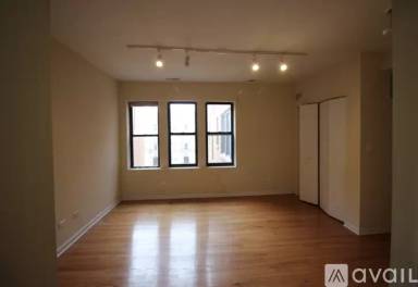 Main picture of 4751 N Troy St