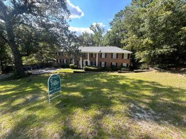 Main picture of 715 Montague Rd