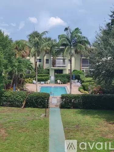 Main picture of 1100 Ponce de Leon Cir