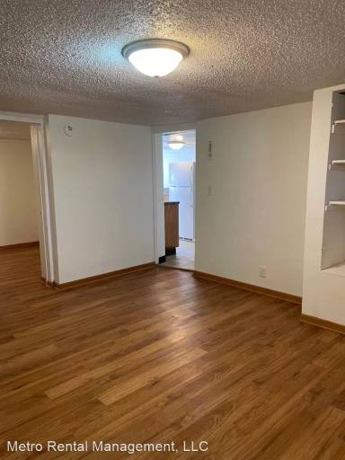Main picture of 301 S 2nd St