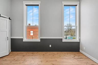 Main picture of 128 Locust St