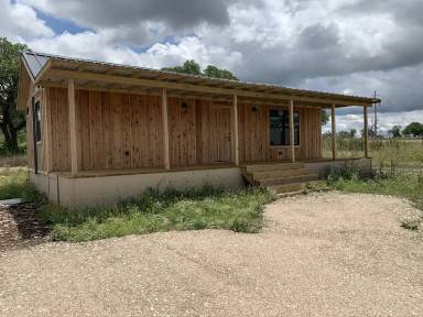Main picture of 25 Hill Country Cabin Ln