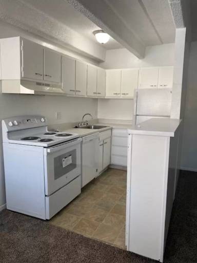 Main picture of 2401 S Gaylord St