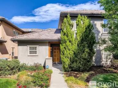 Main picture of 2252 Valentia St