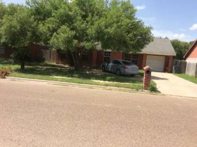 Main picture of 809 E Sandstone Dr