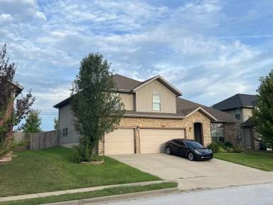 Main picture of 2103 S Gristmill Ct