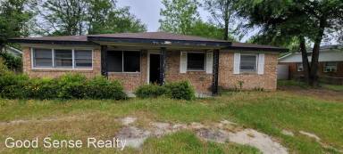 Main picture of 3331 Karian Dr