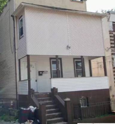 Main picture of 44 Pine St