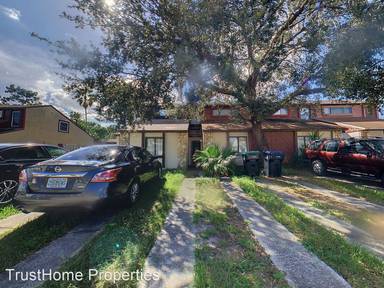 Main picture of 2726 Hunt Club Ln