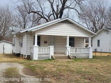 Main picture of 2229 W Elm St
