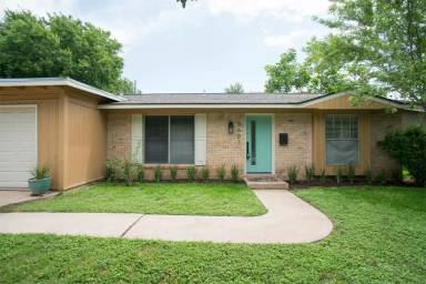 Main picture of 5607 Delwood Dr
