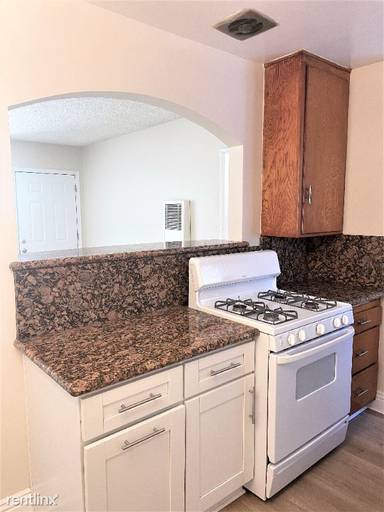 Main picture of 850 S Rosemead Blvd