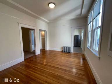 Main picture of 2861 Webster St