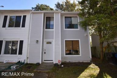 Main picture of 5903 Blackpoole Ln
