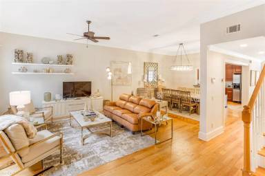 Main picture of 712 Barnard St