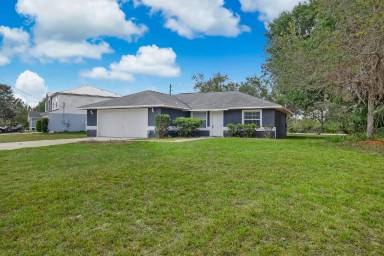 Main picture of 2 Selden Ct