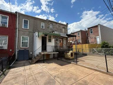 Main picture of 619 N East Ave