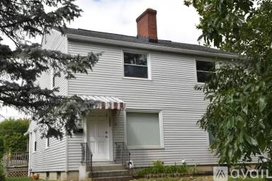 Main picture of 1878 W Mound St