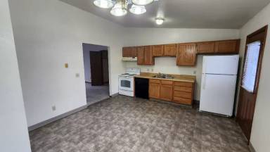 Main picture of 1924 Clubhouse Way
