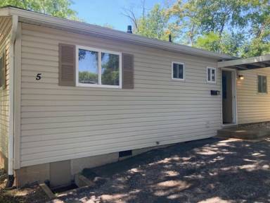 Main picture of 5 Shawn Dr