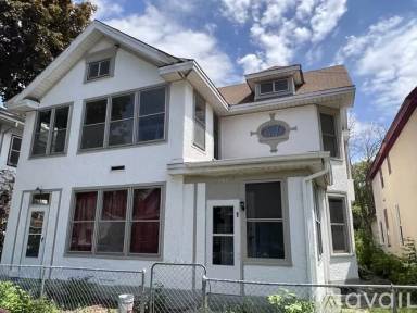 Main picture of 651 Adams St NE