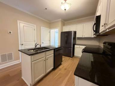 Main picture of 200 Rivergrove Pkwy