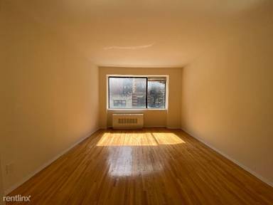 Main picture of 355 W 52nd St
