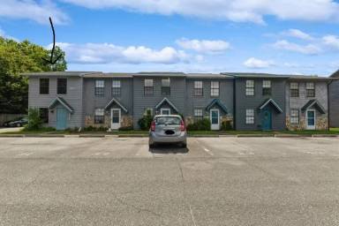 Main picture of 1325 Greendale Ave