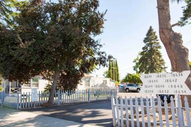 Main picture of 18634-54 MEEKLAND AVE