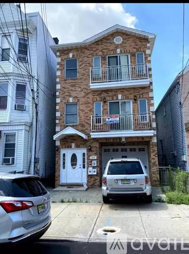 Main picture of 219 Congress St