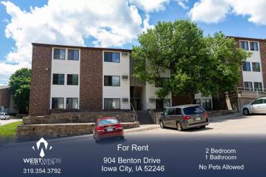 Main picture of 904 Benton Dr