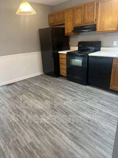 Main picture of 2711 Mountcrest Cir NW