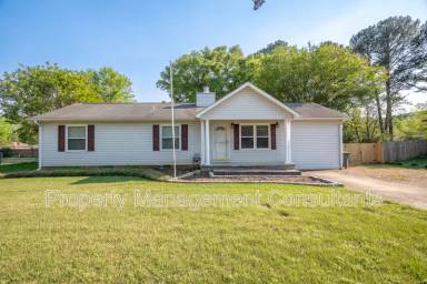 Main picture of 912 Mountain Gap Rd SE