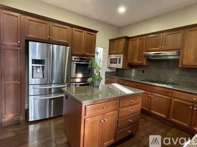 Main picture of 1768 Emma Way