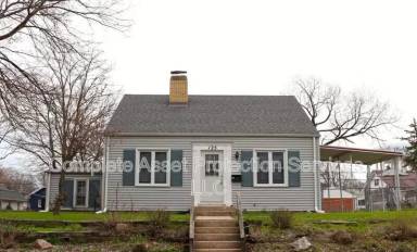 Main picture of 125 N Calumet Ave