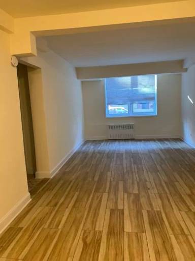 Main picture of 4107 Bowne St