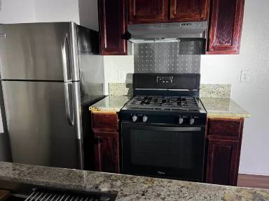 Main picture of 14746 Delano St