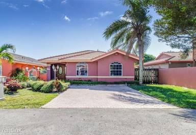 Main picture of 10410 SW 22nd St