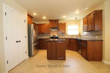 Main picture of 702 W Orion Dr