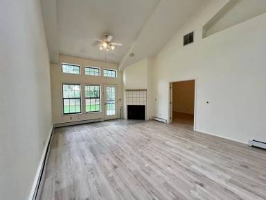 Main picture of 2 W Ridge Ct