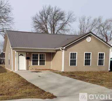 Main picture of 605 Harrison Ave