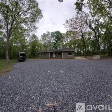Main picture of 32 Lovers Ln NE