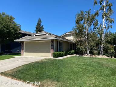 Main picture of 707 Summit Lakes Way